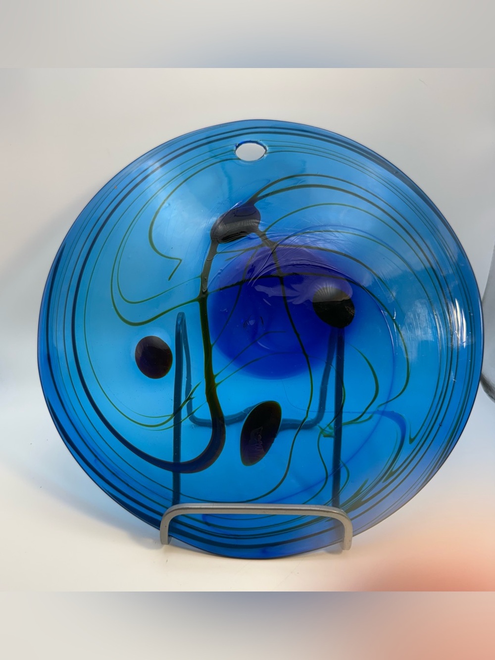 1982 SALAMANDRA GLASS STUDIO Signed Art Glass Window Rondel Suncatcher 9.5” VTG